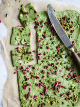 Indlæs billede til gallerivisning Mens vi venter på forår - 2 udgave 2024 - Jean d' arc Living