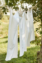 Indlæs billede til gallerivisning Viskestykke Flora - m/hvide margueritter - butter cream