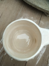 Indlæs billede til gallerivisning Vintage Julemandskrus - 8,5 cm høj