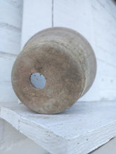 Indlæs billede til gallerivisning Potte fra RetrOlé m/ riller - H: 10.5 cm