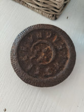 Indlæs billede til gallerivisning Rustik støbejernslysestage - Brevvægt