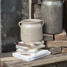 Indlæs billede til gallerivisning Skjuler Odin beige m/ører - 17 cm