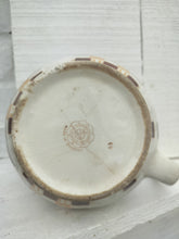 Indlæs billede til gallerivisning Gammel kande m/ brune tern