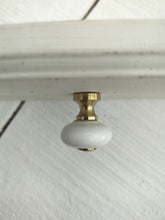 Indlæs billede til gallerivisning Greb til skuffer og skabe - Hvid m/ guld