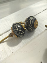 Indlæs billede til gallerivisning Greb til skuffer og skabe - sort m/ guld