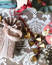 Indlæs billede til gallerivisning Jule særudgave 2025 - Et drys af JULEMAGI.