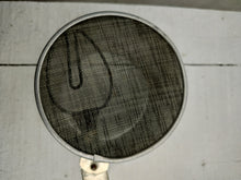 Indlæs billede til gallerivisning Gammel melsigte i metal – med mål.