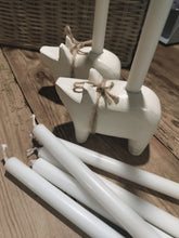 Indlæs billede til gallerivisning Hvid julegris - stage til kertelys.