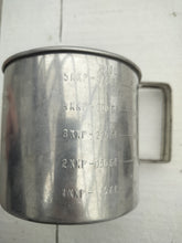 Indlæs billede til gallerivisning Gammel melsigte i metal – med mål.