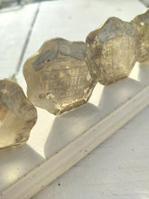 Indlæs billede til gallerivisning Greb til skuffer og skabe - Blomst guld/ glas