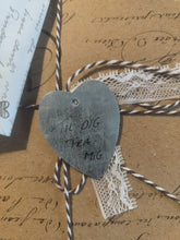 Indlæs billede til gallerivisning Små hjerter i metal.