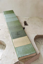 Indlæs billede til gallerivisning OLIVE GREEN - Vintage Paint