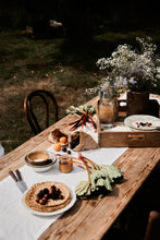 Indlæs billede til gallerivisning Bordløber i hvid hør - Rose - 36 x 180 cm