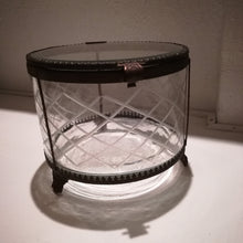 Indlæs billede til gallerivisning Smuk glassikring med fine detaljer.