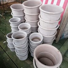 Indlæs billede til gallerivisning Rund krukke 3 - 21 cm høj