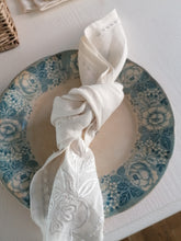 Indlæs billede til gallerivisning Serviet i creme hør - Rose - 45 x 45 cm