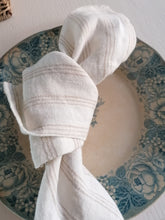 Indlæs billede til gallerivisning Cremet stribet viskestykke - 50 x 70 cm