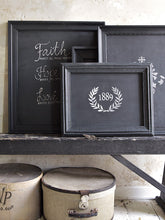 Indlæs billede til gallerivisning Vintage Paint - Black Velvet
