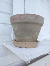 Indlæs billede til gallerivisning Potte fra RetrOlé m/ riller - H: 14 cm
