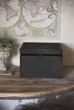 Indlæs billede til gallerivisning BLACK VELVET - Vintage Paint
