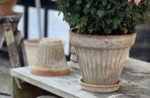 Indlæs billede til gallerivisning Potte fra RetrOlé m/ riller - H: 14 cm
