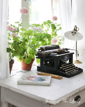 Indlæs billede til gallerivisning Blomstrende inspiration - 4 udgave 2025 - Jean de Arc Living.
