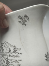 Indlæs billede til gallerivisning Kanden med nostalgisk charme og sort naturmotiv
