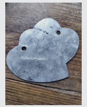 Indlæs billede til gallerivisning Små hjerter i metal.

