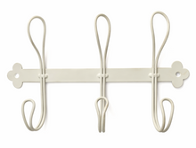 Indlæs billede til gallerivisning Knagerække i cremehvid metal m/ 3 knager.

