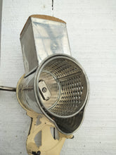 Indlæs billede til gallerivisning Gammel mandel hakker - 1
